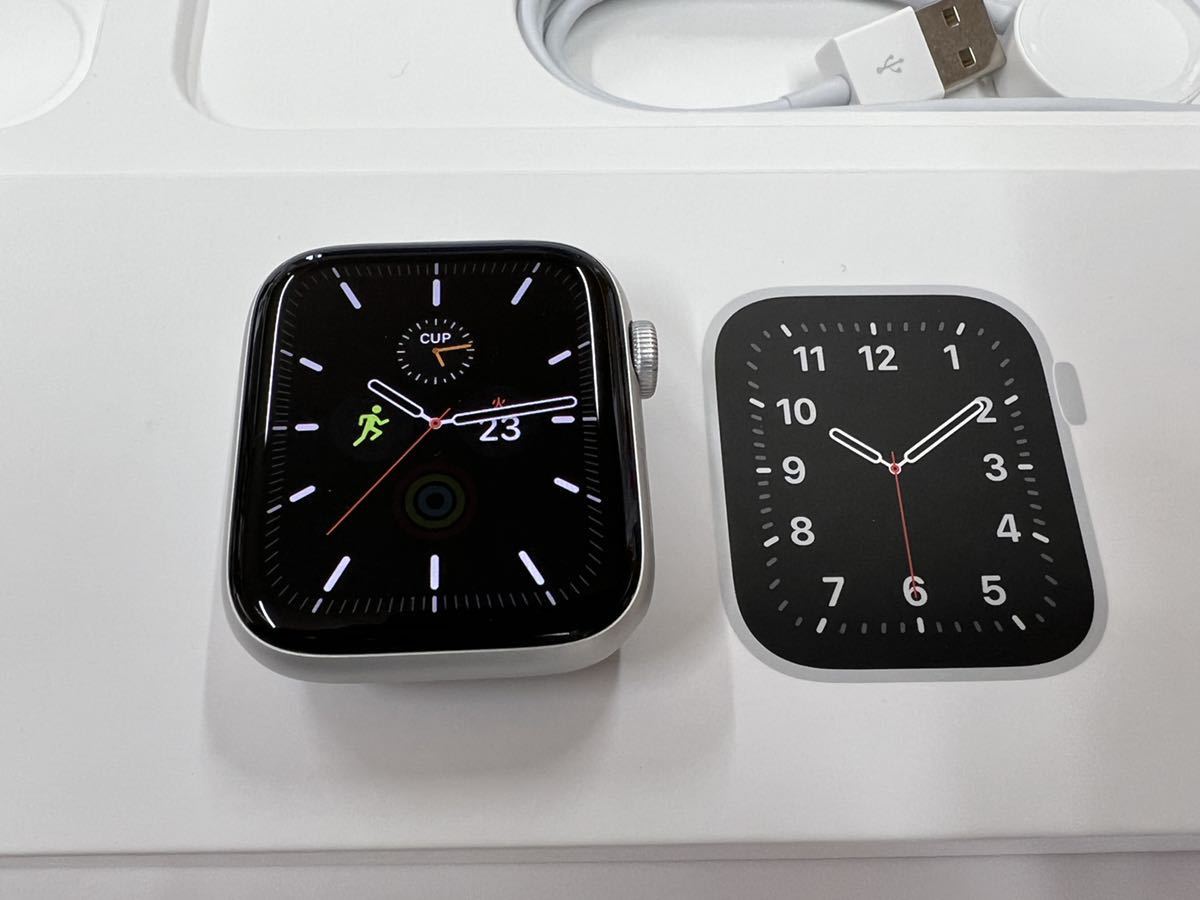 ☆即決美品 Apple watch SE シルバーアルミニウム GPSモデル 44mm アップルウォッチ バッテリー100% 