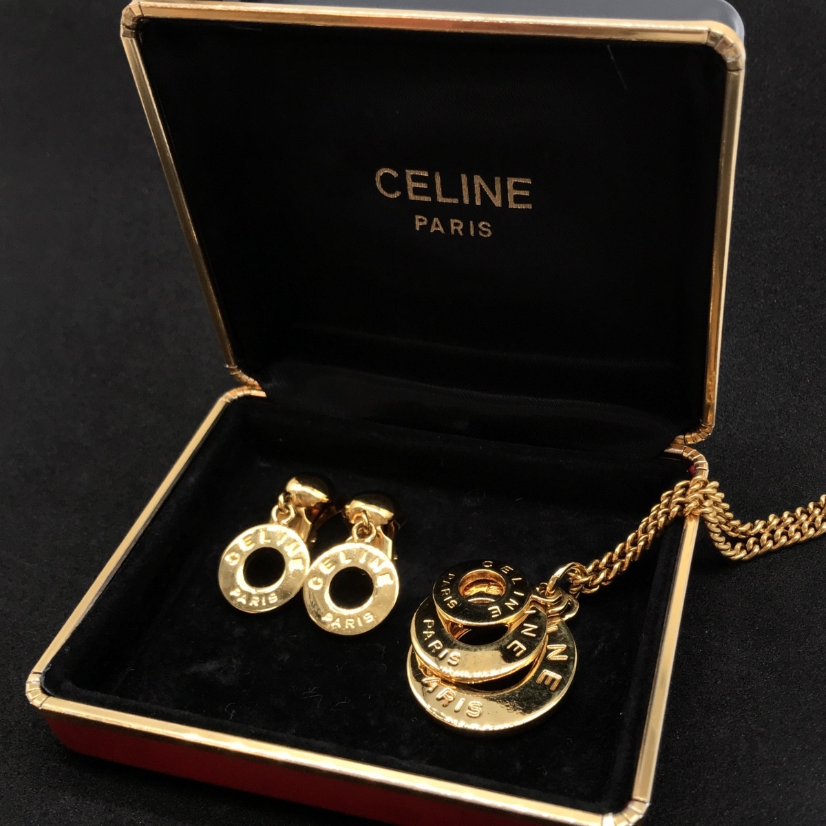 チ*ン様 CELINE ゴールドイヤリングネックレスセット チ*ン様 CELINE ゴールドイヤリングネックレスセット