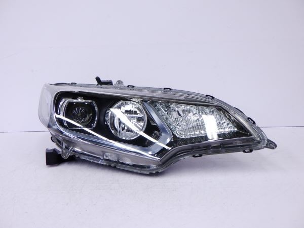 4066945♪ フィットハイブリッド Sパッケージ GP5/GP6 前期 右ライト LED STANLEY W0350