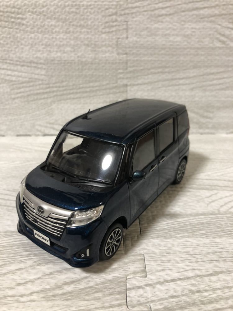 1/30 トヨタ 新型ルーミー ROOMY カラーサンプル 非売品 ミニカー レーザーブルークリスタルシャイン