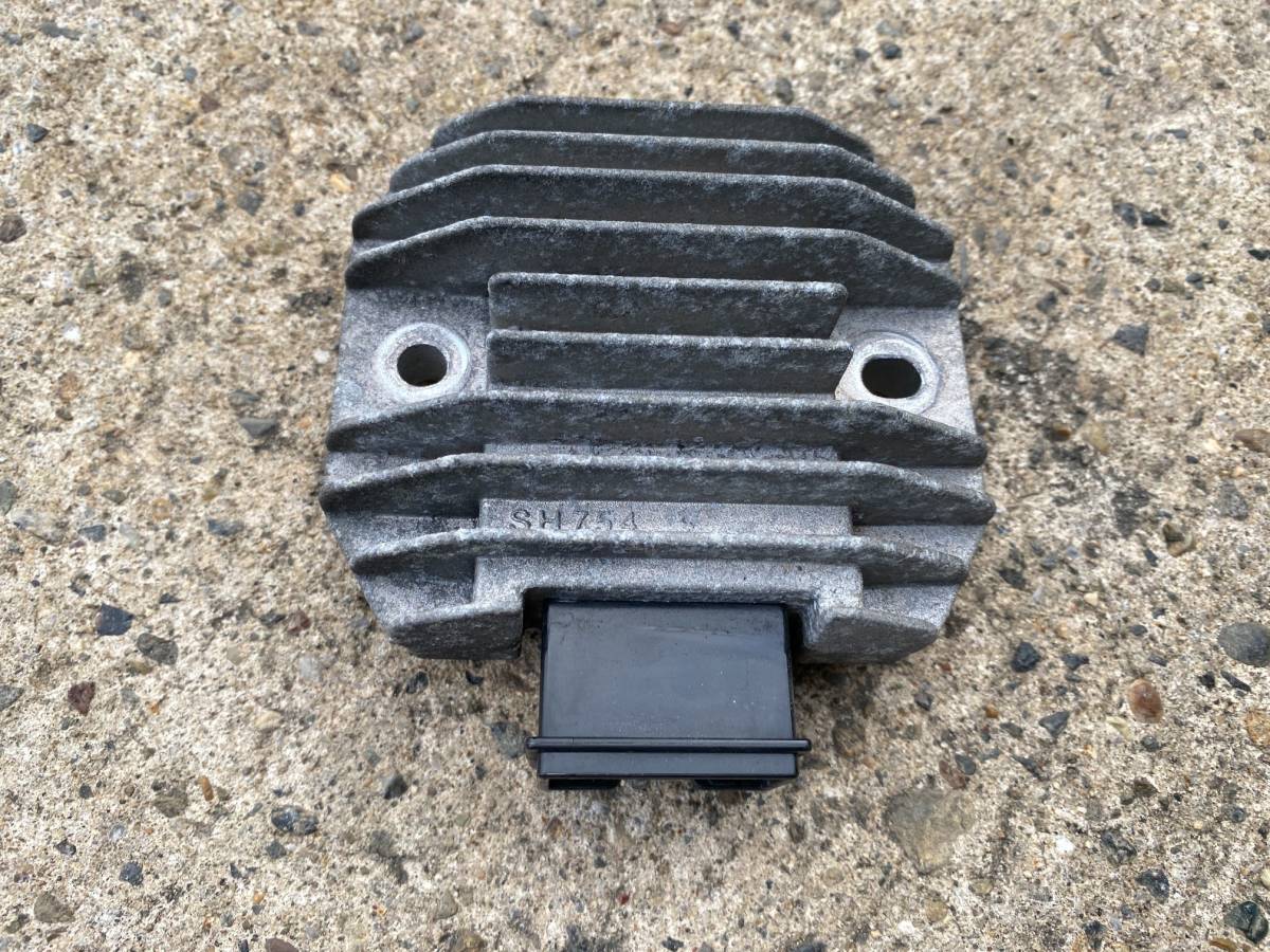 ホンダ リード110 LEAD JF19 純正 レギュレーター