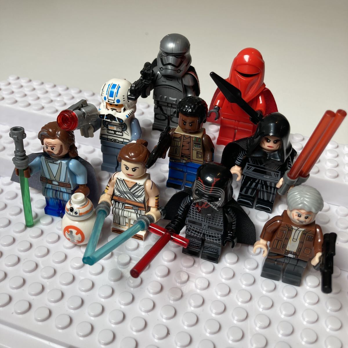 販売の人気 スターウォーズ 7，8，9登場キャラクター ミニフィグ10体 