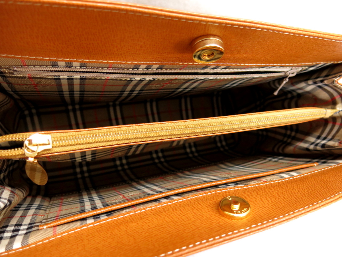 ○未使用○BURBERRY バーバリー○カーフ レザー 本革○ゴールド金具 