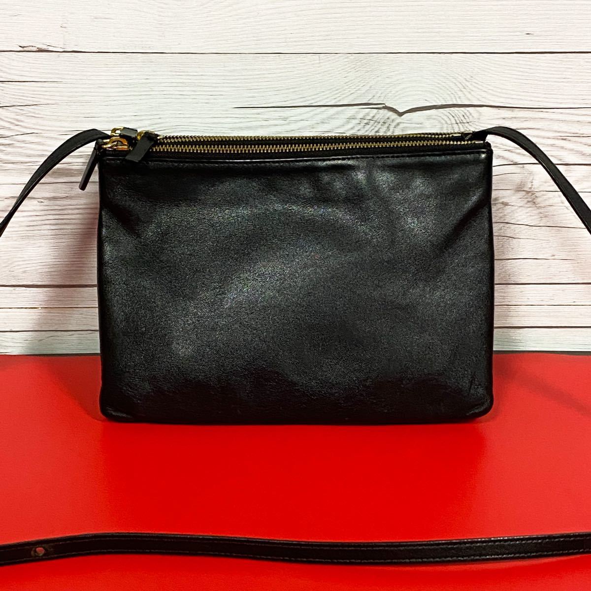 セリーヌ トリオ ラージ ショルダーバッグ CELINE 黒 レザー ブラック 