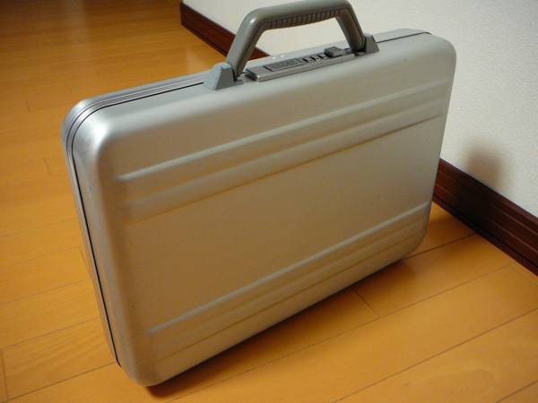 ゼロハリバートン ZERO HALLIBURTON MZ2-SI（中古）(ゼロハリバートン 