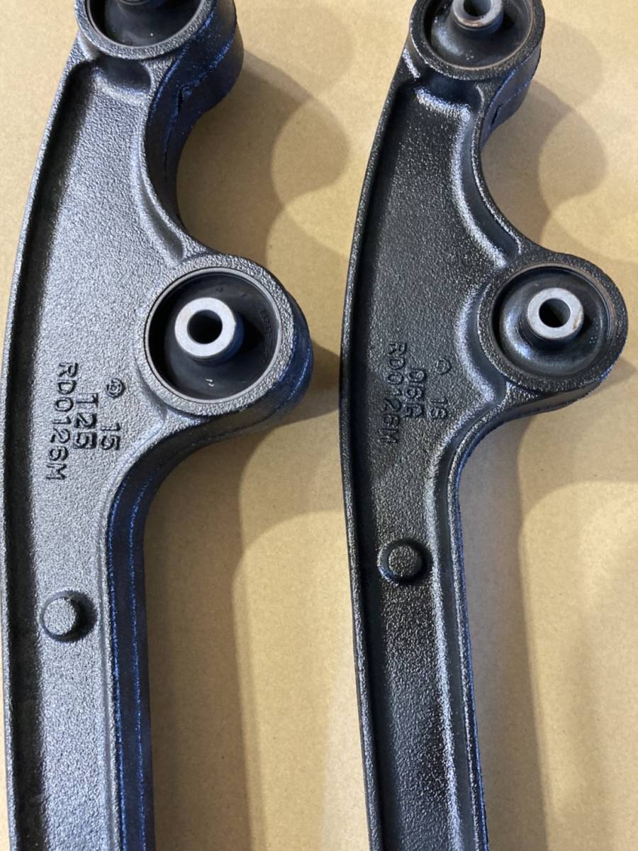 ジムニーシエラ JB74 純正 リーディングアーム jb74