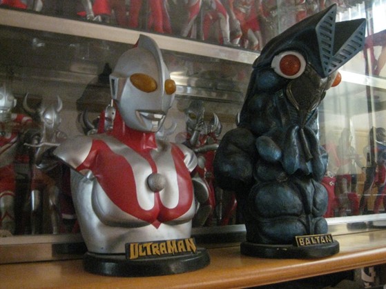 海洋堂1/50 巨大半身像 ウルトラマン&バルタン星人 木下隆志