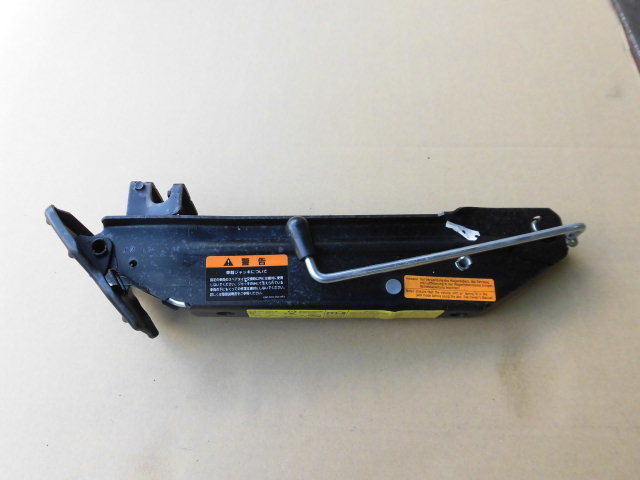 人気セール，SALE '04 ポルシェ 955 カイエンターボ 9PA50A 純正 車載ジャッキ 品番：7L0 011 031 B(ジャッキ)｜売買されたオークション情報、yahooの商品情報をアーカイブ公開 - オークファン その他