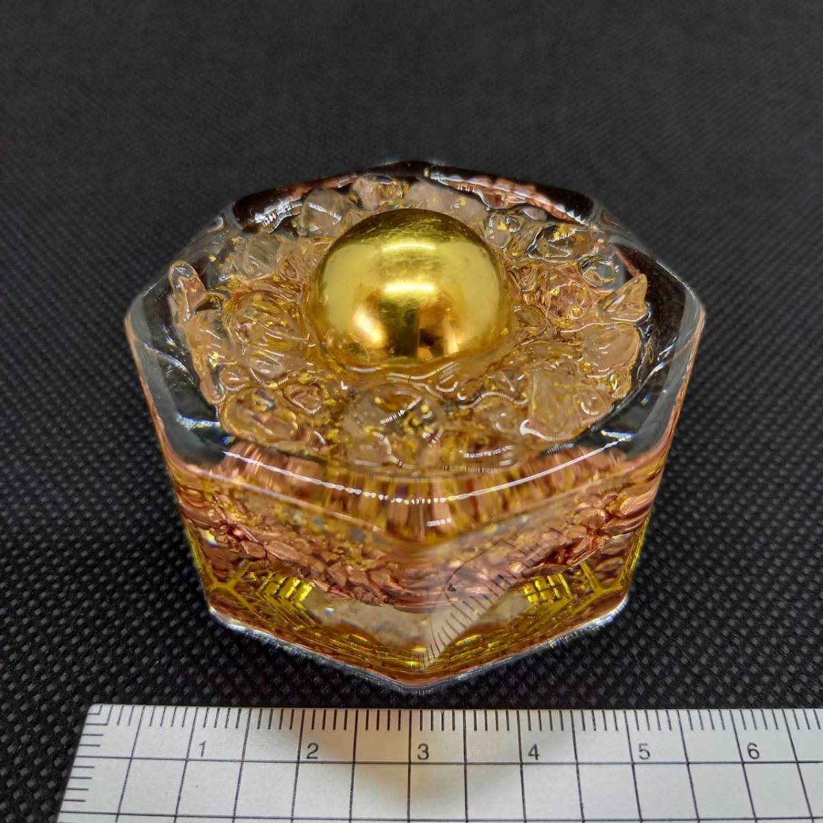 金運風水 全方向から幸せを引き入れる八角形オルゴナイト『金運万倍 全