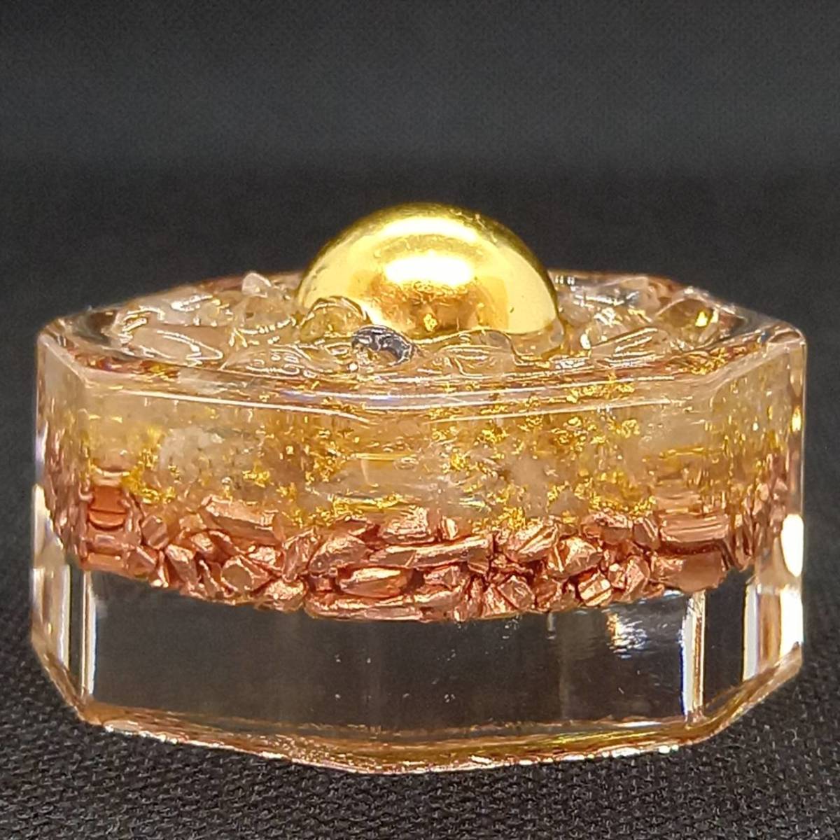 金運風水 全方向から幸せを引き入れる八角形オルゴナイト『金運万倍 全