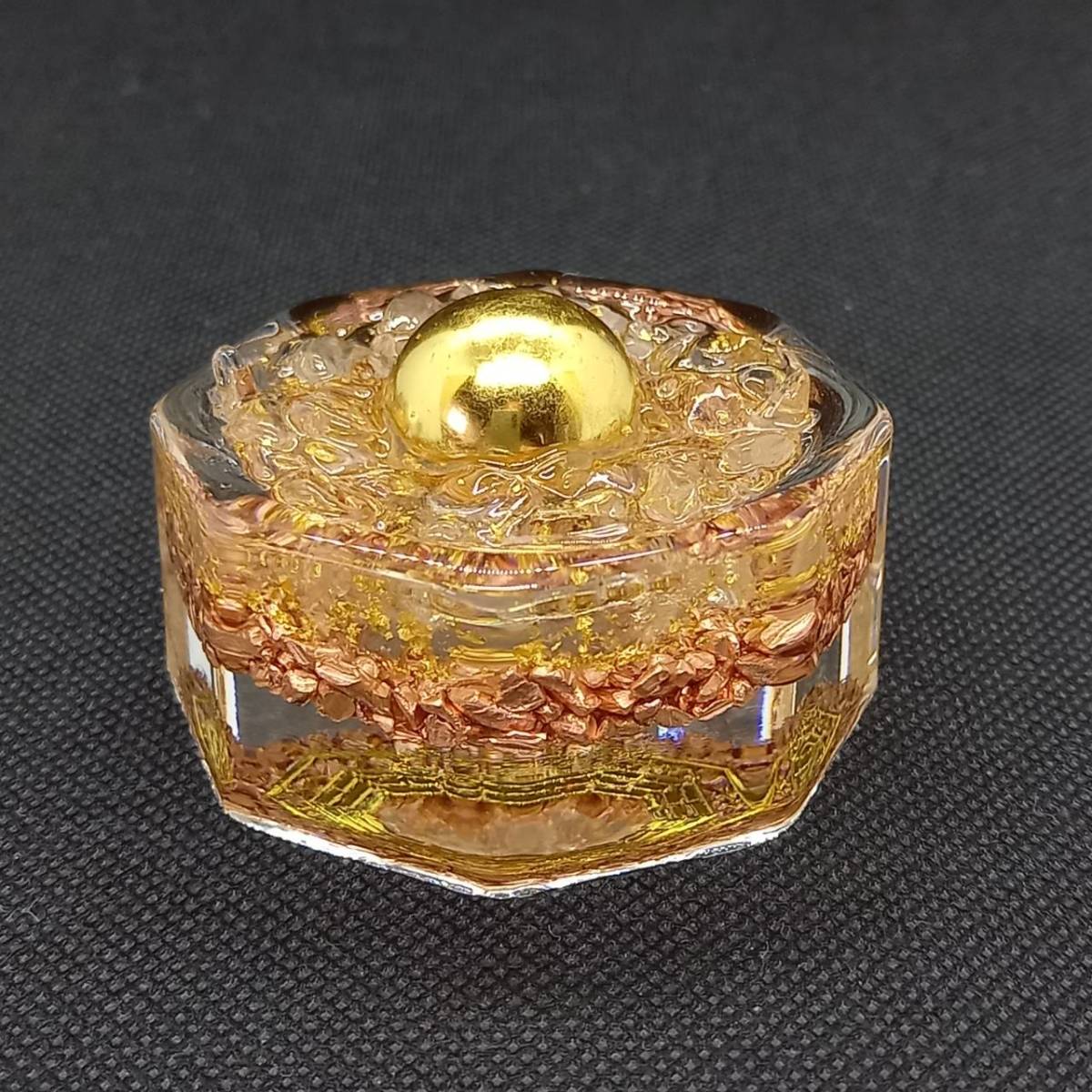 金運風水 全方向から幸せを引き入れる八角形オルゴナイト『金運万倍 全