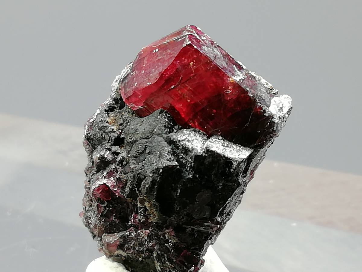 パイロクスマンガン石 田口鉱山 - PYROXMANGITE クリスタルポケット 