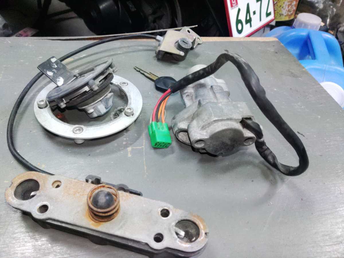 スズキインパルスGK7CA キーシリンダー スズキインパルスGK7CA キーシリンダー スズキ インパルス400 GK7CA