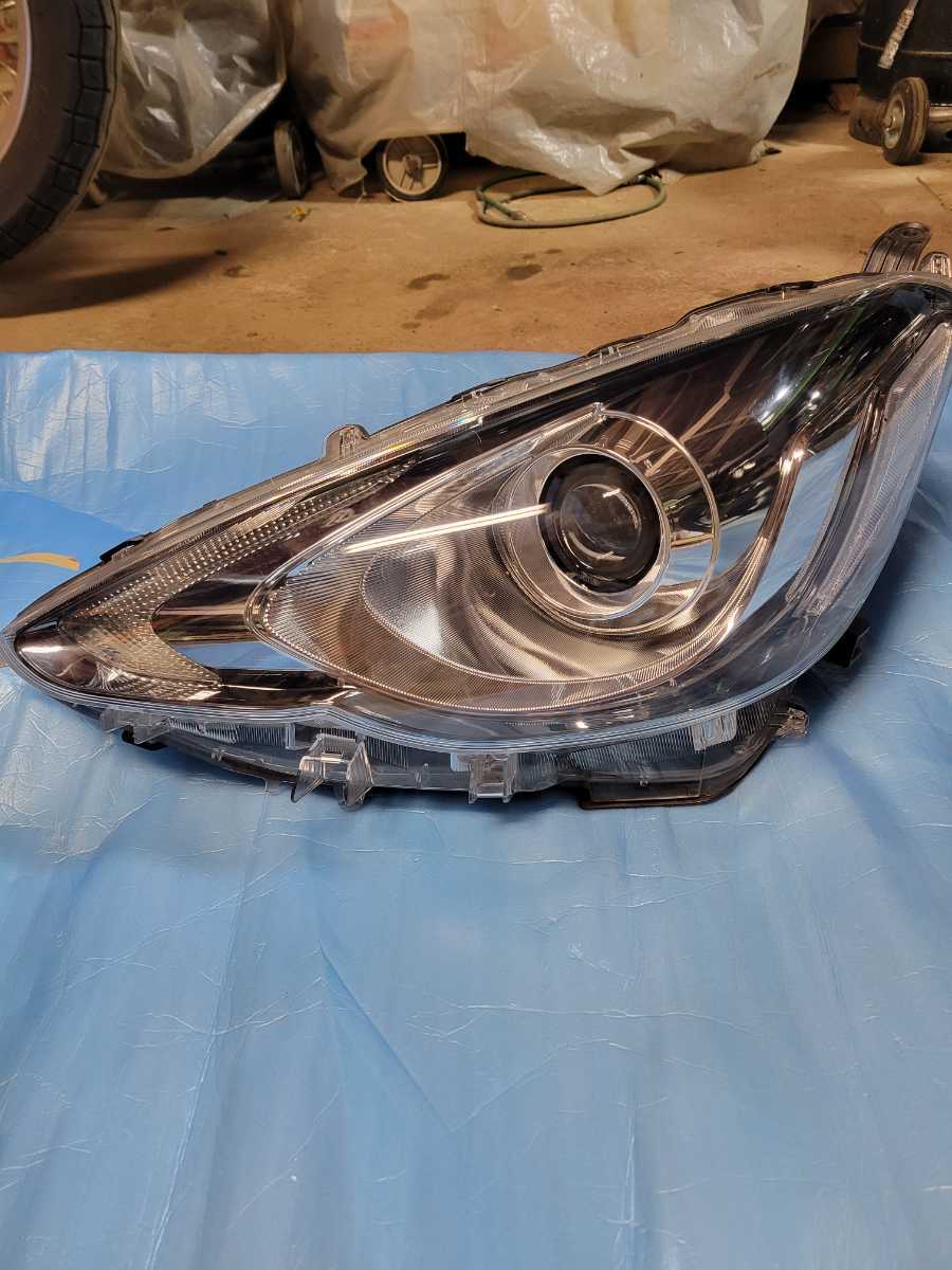 NHP10 アクア LED左ヘッドライト koito 52-293 中古品 格安 NHP10
