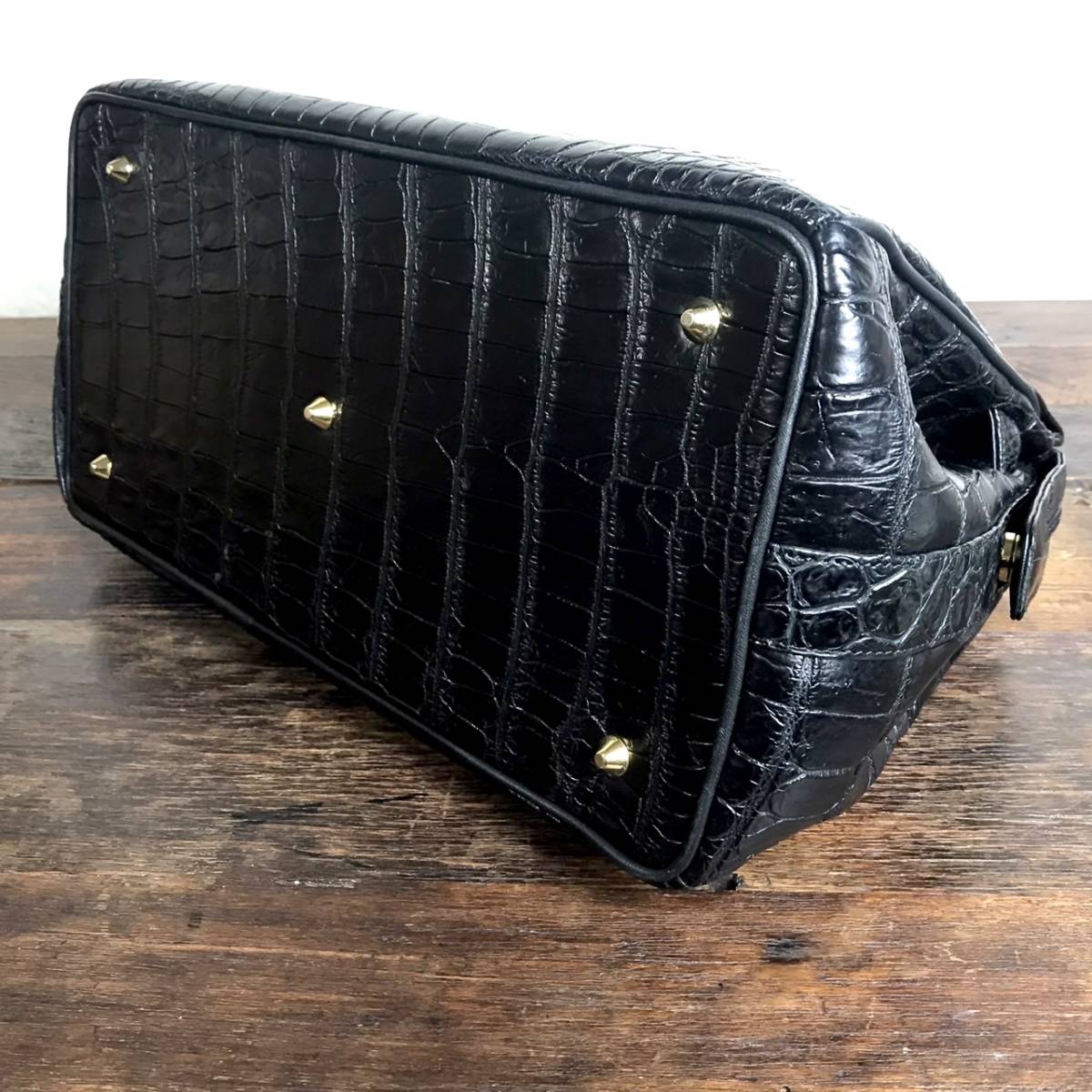 美品 本物 クロコダイル バッグ 黒 マット 最高峰 ワニ革 ショルダー 
