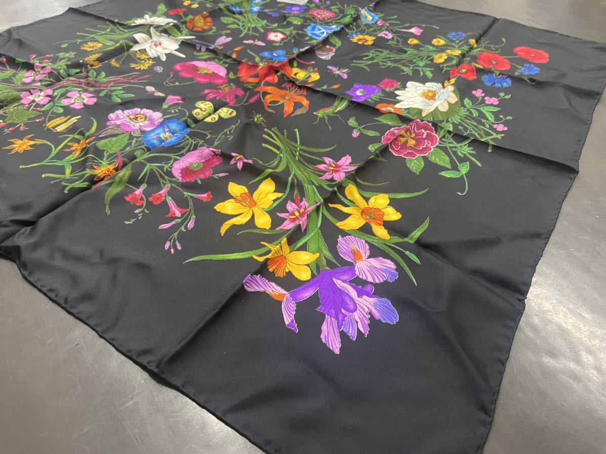 美品 GUCCI グッチ シルク 大判 スカーフ ブラック 花柄 ヴィンテージ ☆GUCCI グッチ ヴィンテージ 大判 スカーフ シルク100% フローラ 花柄