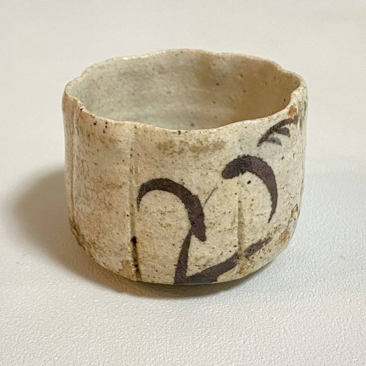 絵志野 輪花盃 ◎ぐい呑 猪口 酒器 時代物 吉志野 美濃 ぐい呑み