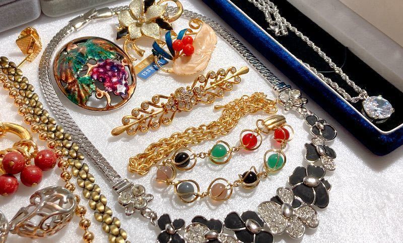 ♪大量まとめてブローチ指輪ネックレス/イヤリング珊瑚アメジスト  