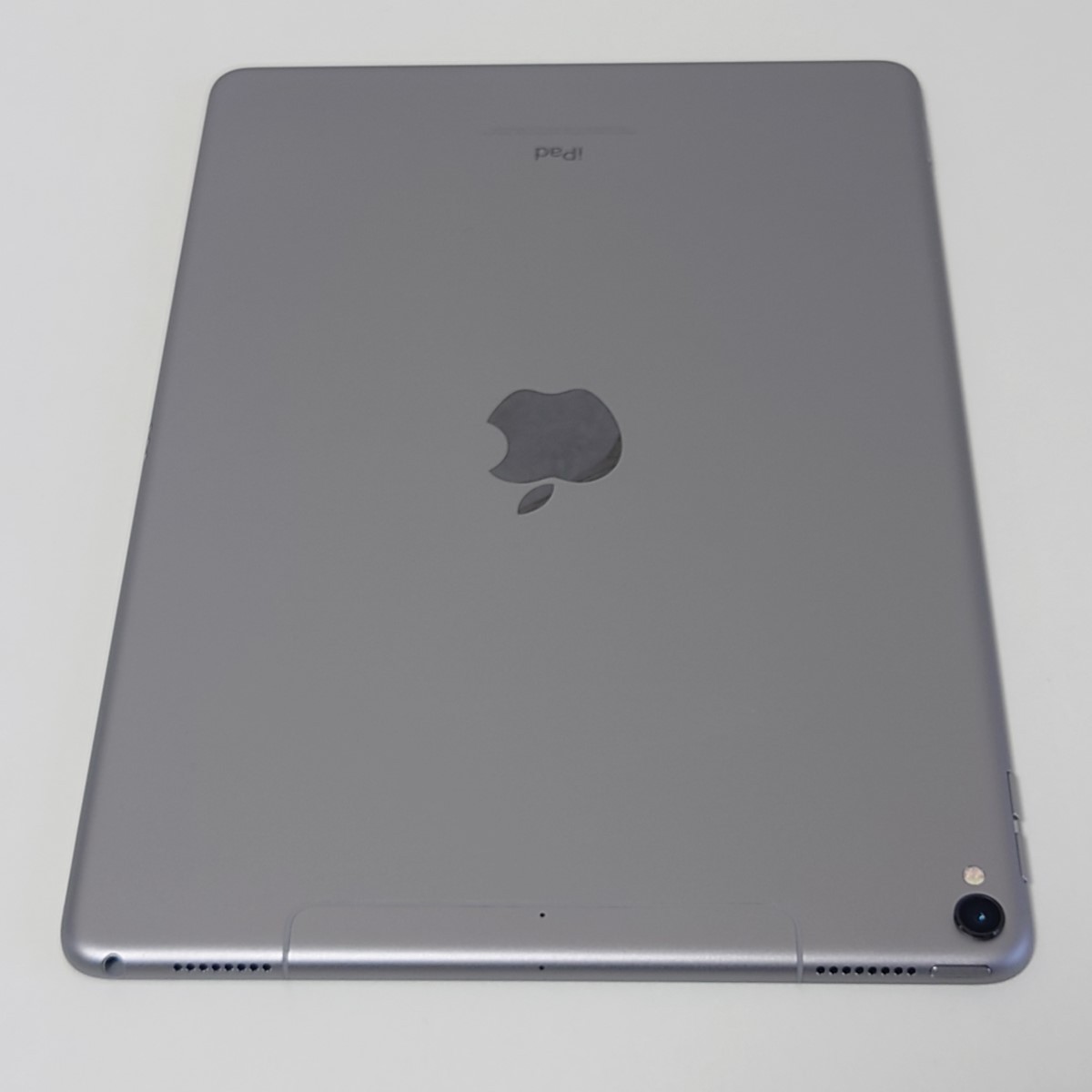 ★【17131EL】 完動品 Apple iPad Pro 10.5インチ Wi-Fiモデル 64GB MQEY2J/A Space Gray SIMフリー