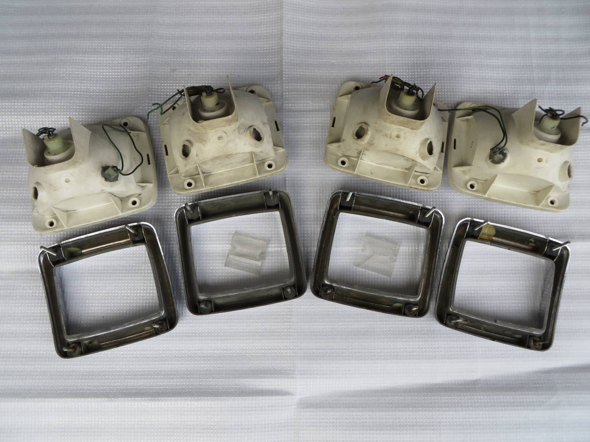 いすゞ 純正 ベレット リアランプ ASSY テールライト 後期 べ 前期 