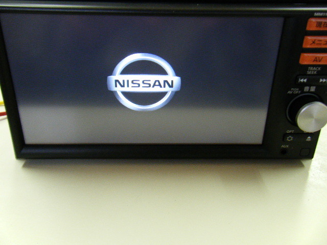 日産純正》ニッサン 純正 メモリーナビ(MM114D-W) B8260-79925 CD，SD