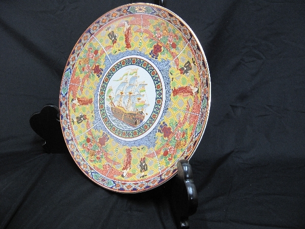 有田焼 南蛮船 南蛮人模様 錦手大皿（212）一・四尺 直径42cm 色絵