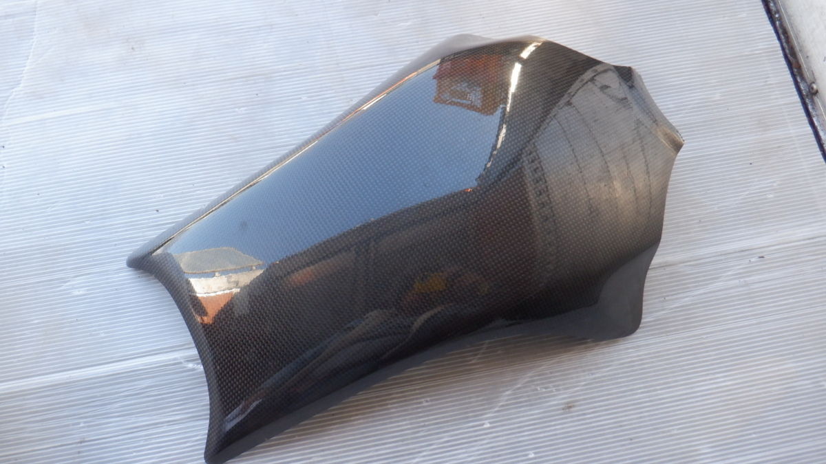 美品！ZRX1200ダエグ☆才谷屋☆カーボンタンクカバー☆タンクパネル 