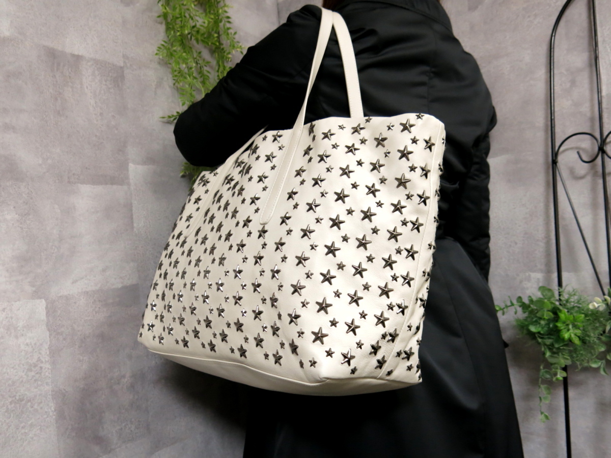 美品】JIMMY CHOO PIMLICO ブルー やせ細っ スターエンボストートバッグ 