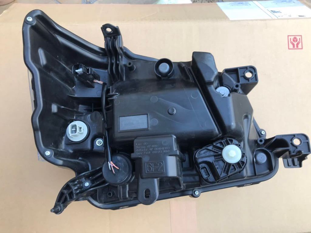 used ダイハツ ハイゼットカーゴ後期 3BD-S321V 左ヘッドライト ASSY