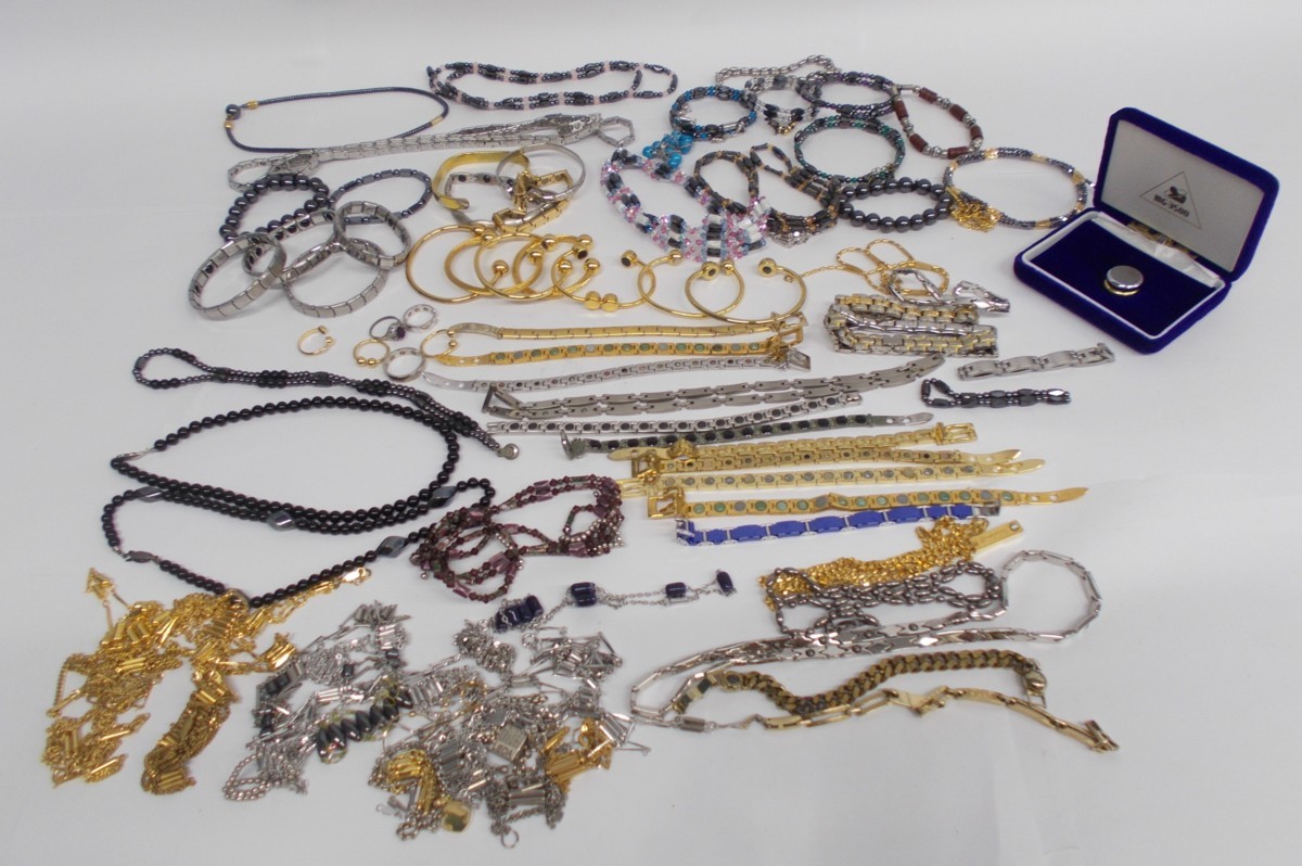 18大量アクセサリーネックレス パール系 ブローチ ネクタイピン 