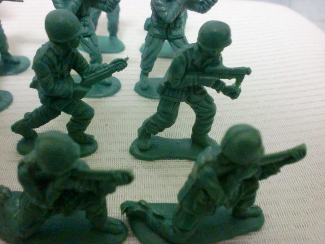 グリーン アーミーメン 24体 フィギュア軍隊 兵隊 限定価格セール フィギュア軍隊