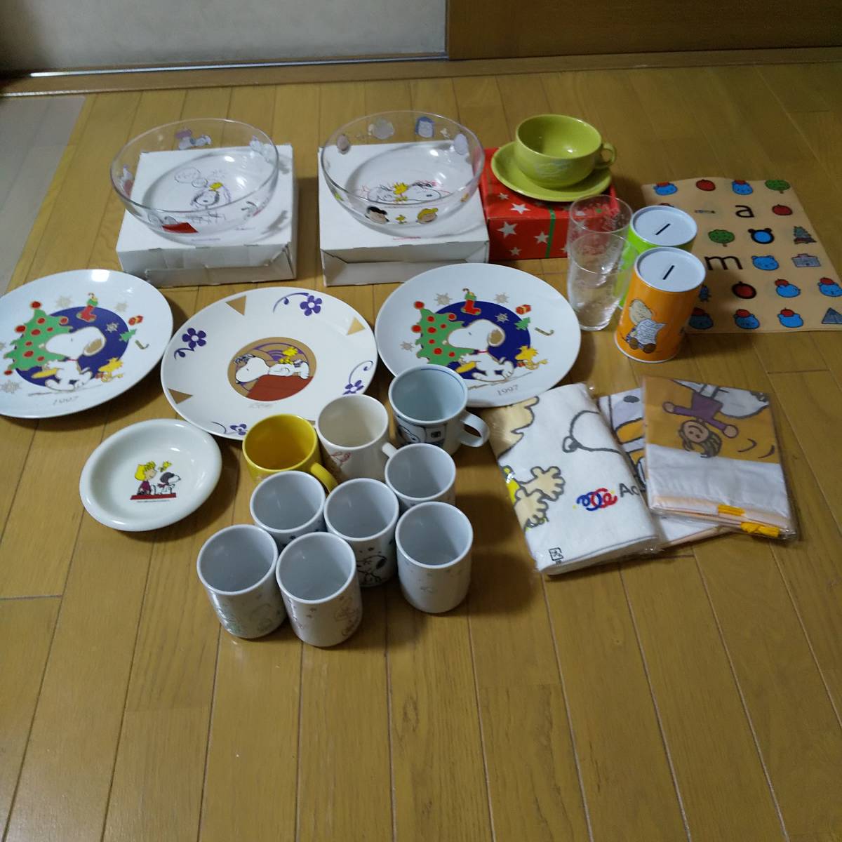 【SALE，大得価】 15-01/青森銀行/スヌーピー/湯飲み茶わん/非売品/小皿/サラダボール ガラス製 /マグカップ/缶/貯金箱/スープ皿/タオル/他/大皿/(キャラクター)｜売買されたオークション情報、yahooの商品情報を キャラクター