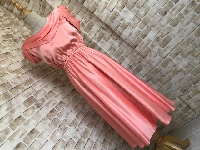 2140 ジュネ Genetpelsone 衣装 ドレスワンピース サーモンピンク ワンピース 売買されたオークション情報 Yahooの商品情報をアーカイブ公開 オークファン Aucfan Com