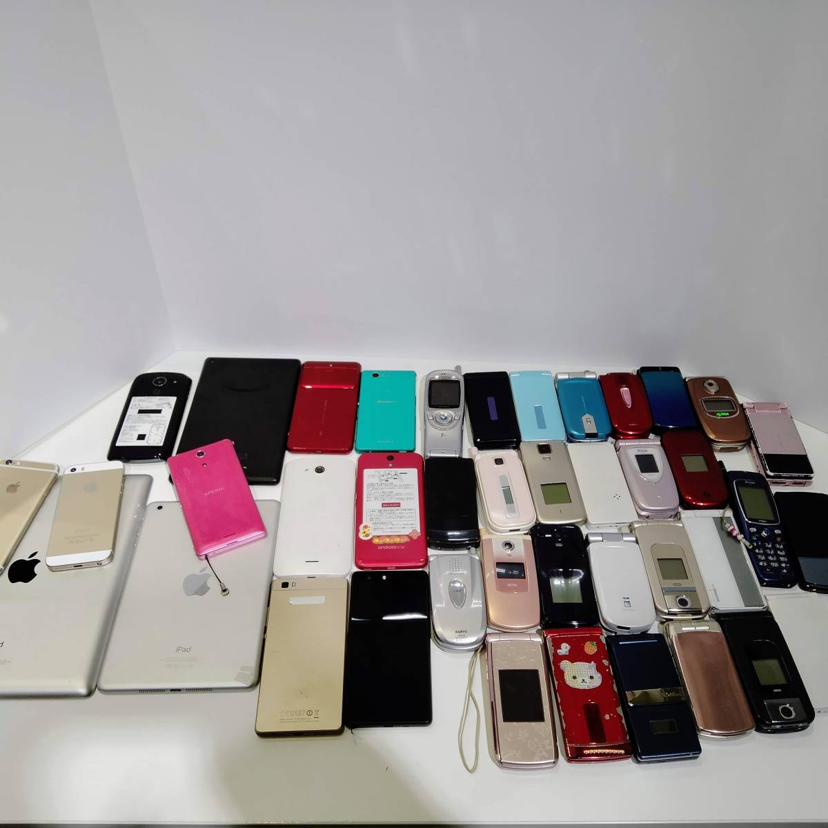 【D-358】ジャンク携帯電話おまとめ　ガラケー29台、Android8台、iPhone2台、iPad2台、kidle1台 ガラケー 携帯電話 まとめ ガラケー3台 古い携帯電話39台 ムスビー｜モバイル市場☆スマホ☆ガラケー☆ジャンク携帯☆50台