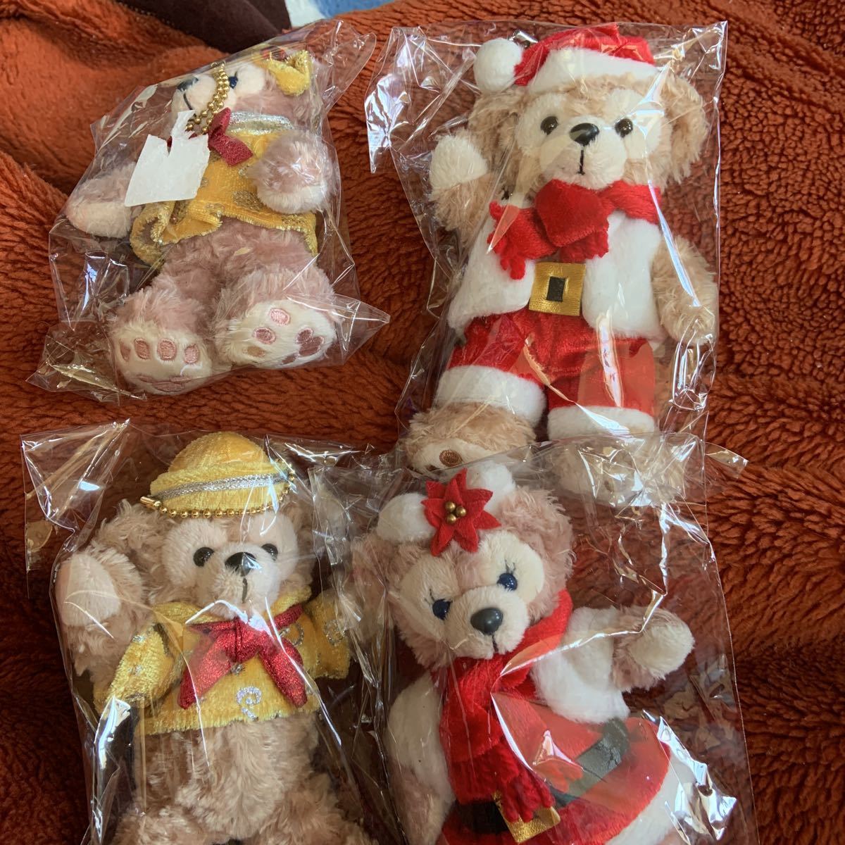 ダッフィーシェリーメイぬいばぬいぐるみバッジ 4個まとめて 