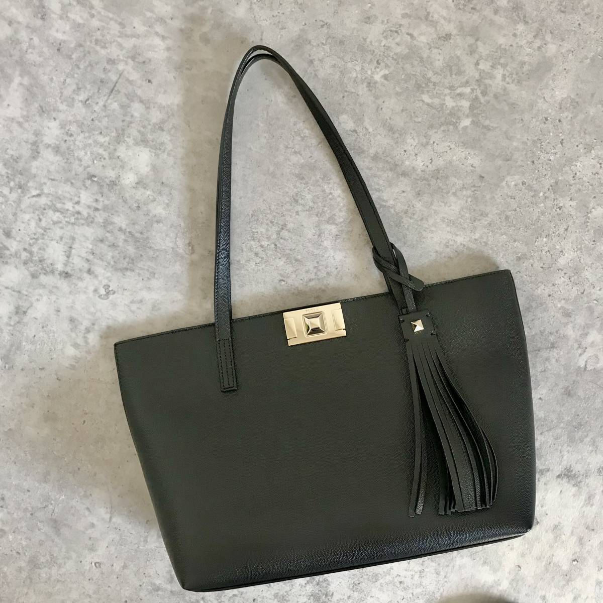 美品☆ FURLA フルラ レザー トートバッグ ブラック ☆ 黒 A4 