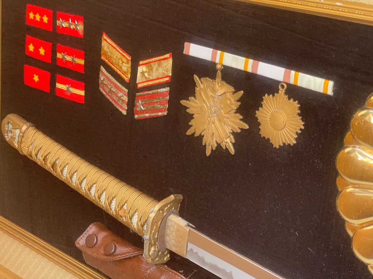 日本陸軍 軍刀 模造刀 菊紋 五芒星 金鵄 旭日勲章 肩章 襟章 階級章 少将 大中小佐官 尉官 曹長軍曹伍長兵長上等一二等兵 複製品 額装 徽章 売買されたオークション情報 Yahooの商品情報をアーカイブ公開 オークファン Aucfan Com