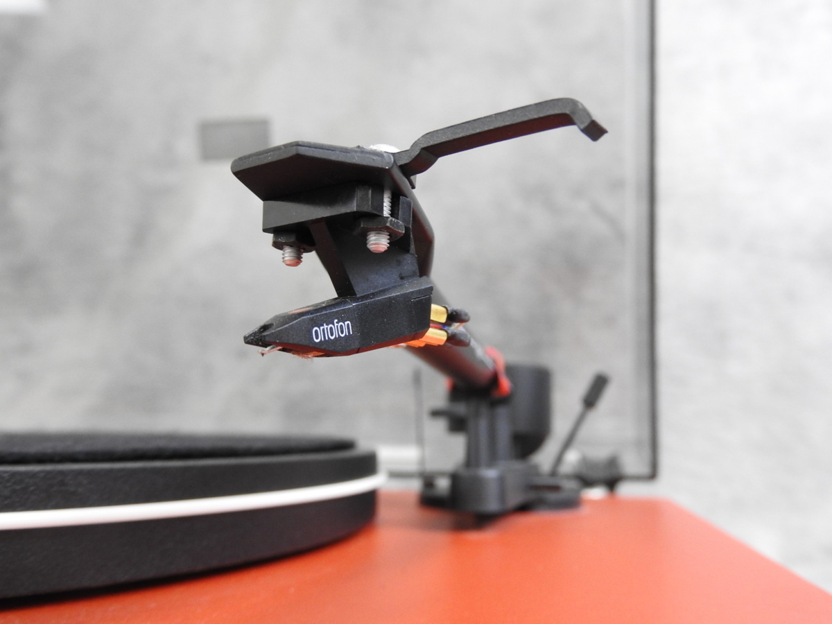 ☆ Pro-Ject プロジェクト Essential phono USB ターンテーブル 箱付き 