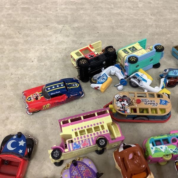 トミカ Yahoo!オークション - 「ディズニーリゾートライントミカ」の落札相場 TOMY ドナルドダック(ブルー×ホワイト チムチム (トミー) ディズニーリゾートライン 30周年 ディズニー リゾートライン 1円～ 東京ディズニーリゾート | 1円