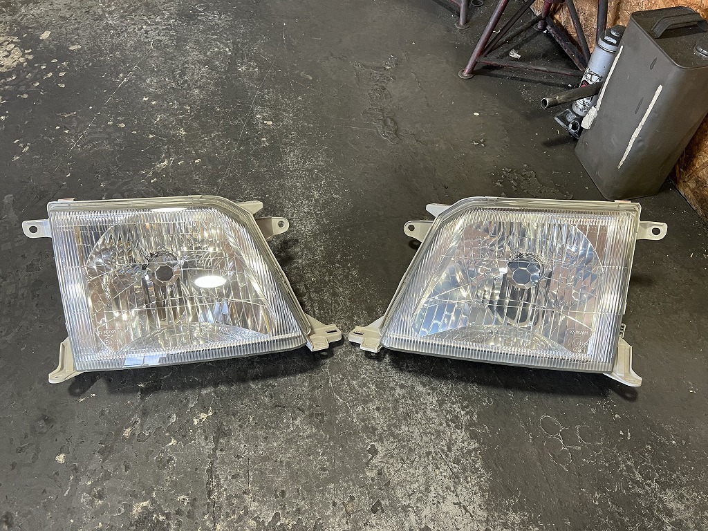 B21641△ C-HR 中期 右ライト LED KOITO 10-111 (7) ZYX10/NGX50/NGX10