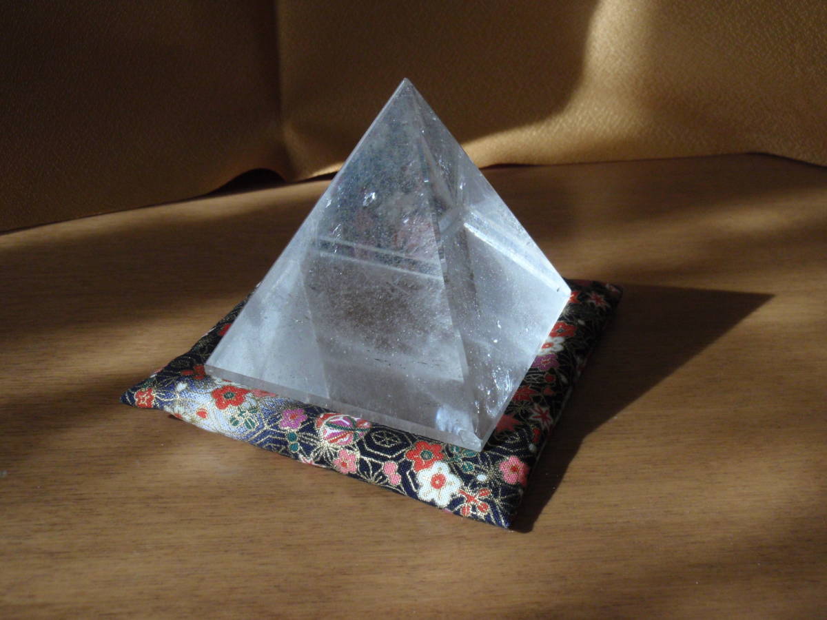 水晶 ！！！四面体ピラミッド 四面六辺 5~7cm 一番 ピラミッド 天然石