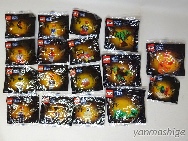 新品2001年 コカコーラ スタジオコレクション 17種セット 恐竜 新品2001年 コカコーラ スタジオコレクション 17種セット 恐竜