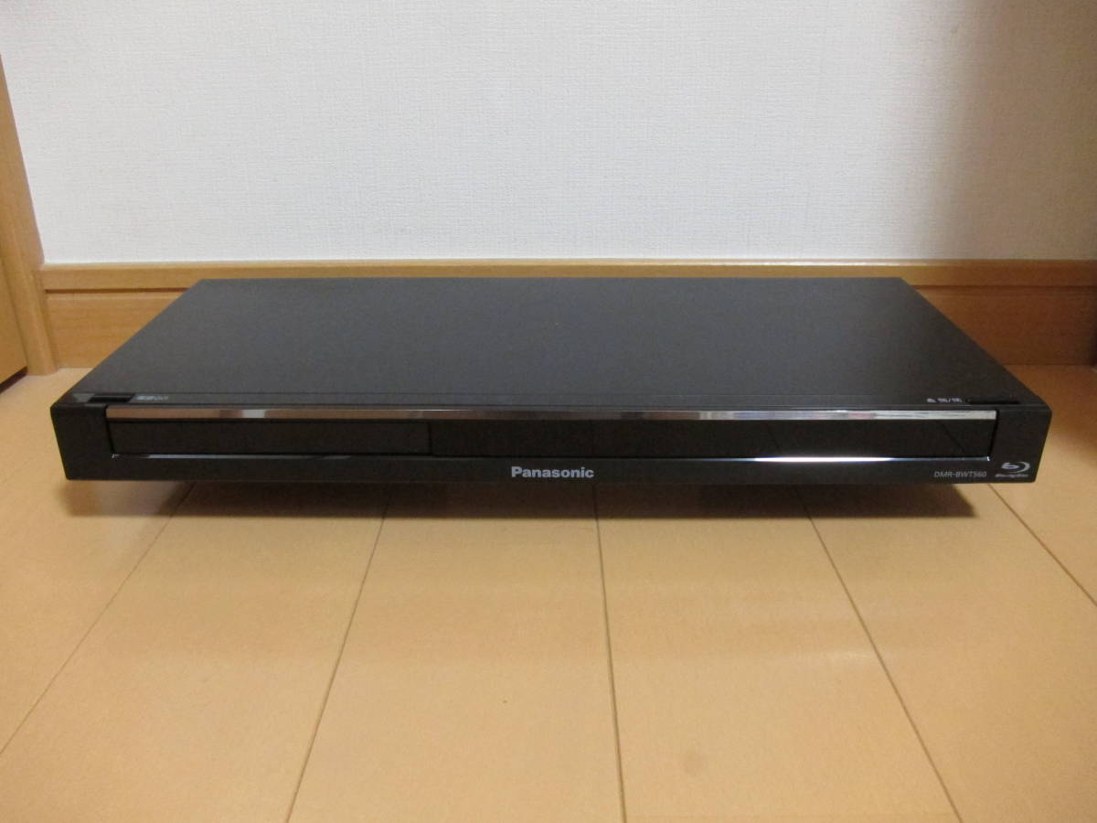 少し傷がありますが、本体の状態は綺麗です。内蔵HDDを新品HDD500GBへ