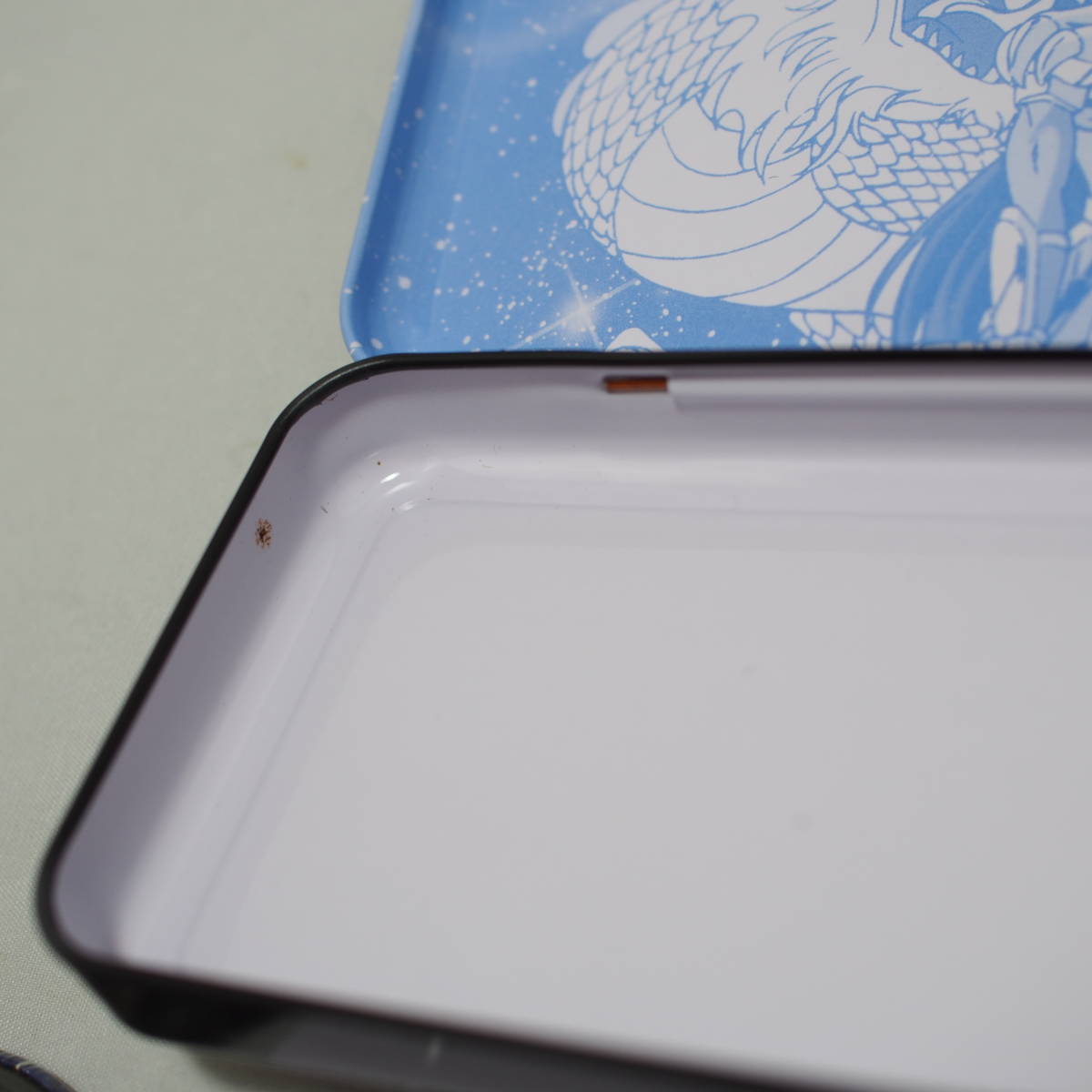 聖闘士星矢 SAINT SEIYA 缶ペン×2，缶バッチセット/ ペンケース 筆箱