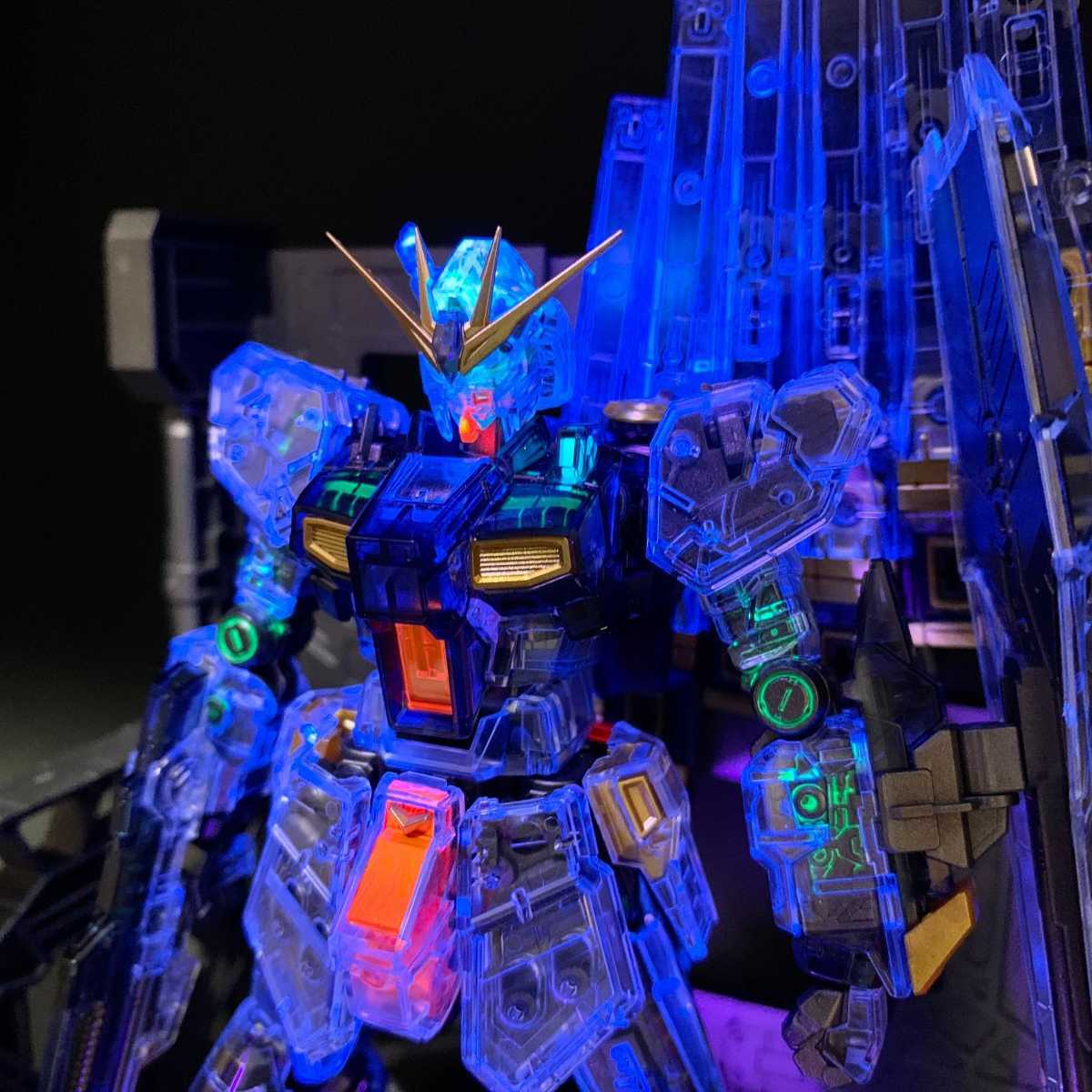 RG1/144 νガンダム RX-93 HWS［クリアカラー］蛍光塗装完成品 ブラック