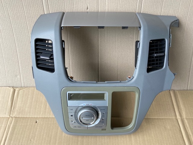 MH23S ワゴンR 純正 オーディオパネル | センターパネル オーディオパネルの通販 スズキ アップ ワゴンR&frasl;MH23S mh23s 中古品 2.4-7 ワゴンr スティングレー H23年