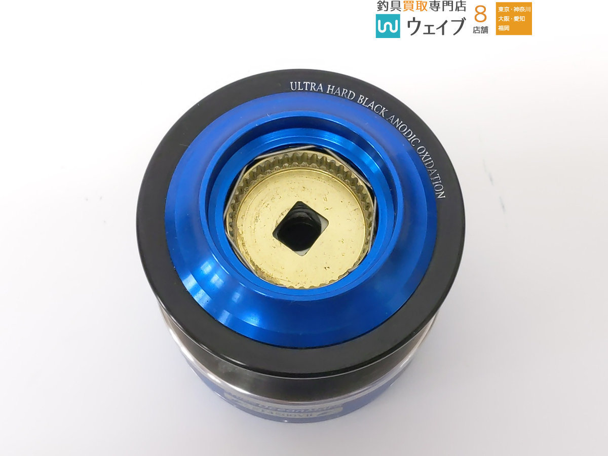 ダイワ ソルティガZ 4500H カスタムハンドルノブ付属、スタジオ 