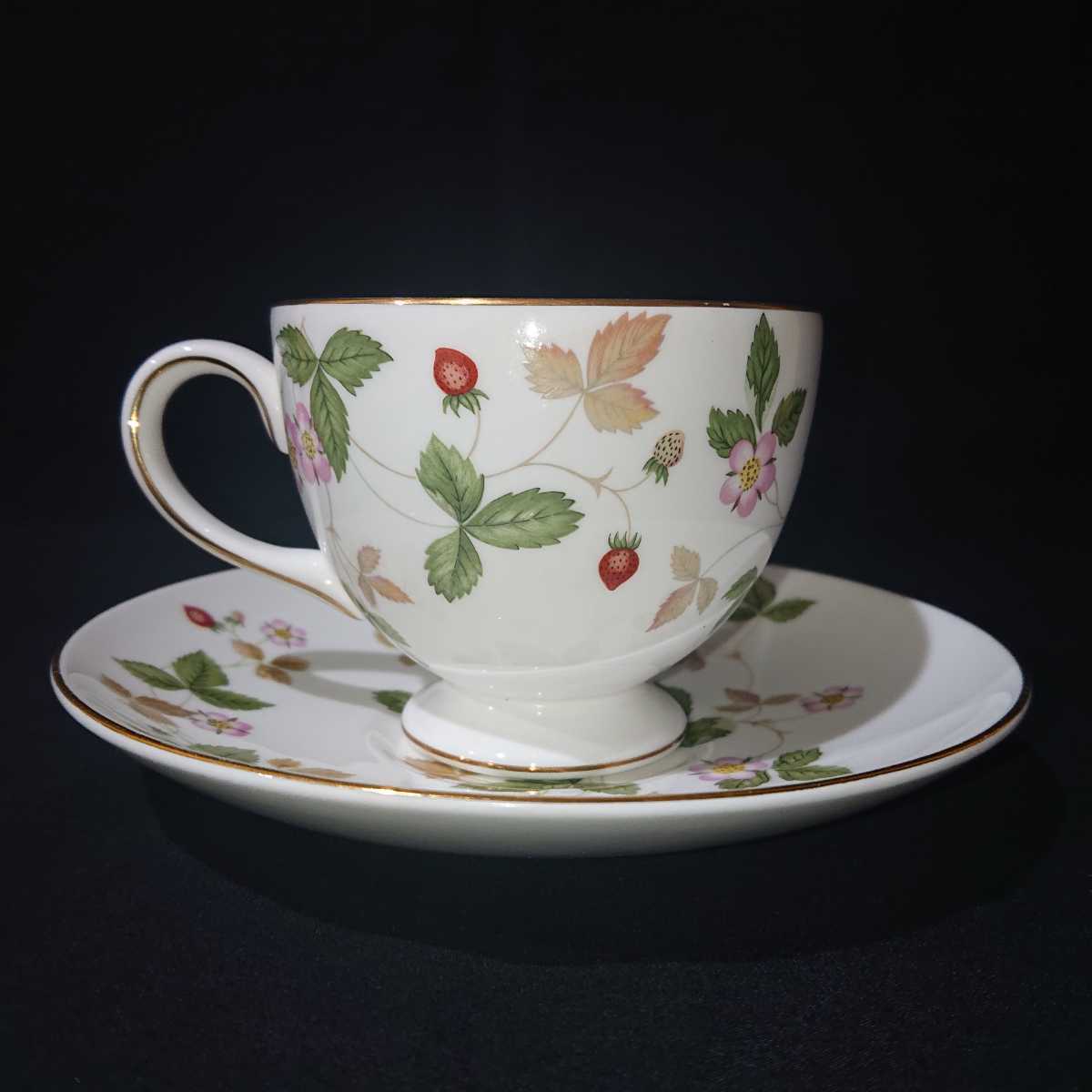 ◇ ③ ウェッジウッド WEDGWOOD ◇ ワイルドストロベリー カップ 