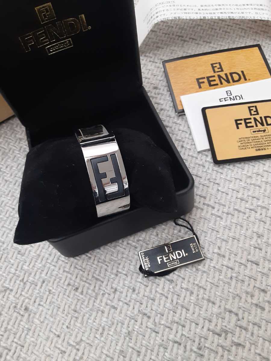 稼働品 美品 FENDI フェンディ バングルウォッチ クオーツ 腕時計 稼働