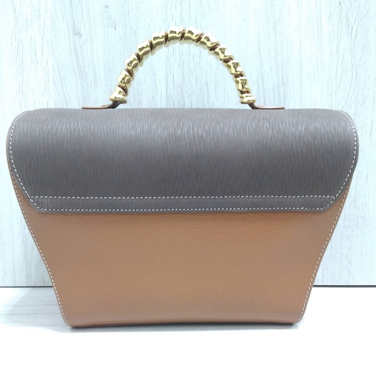 希少商品入荷！】LOEWE ロエベ ヴィンテージ ツイスト ゴールド金具 